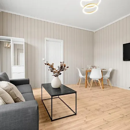 Two-bedroom In The - P - Lägenhet